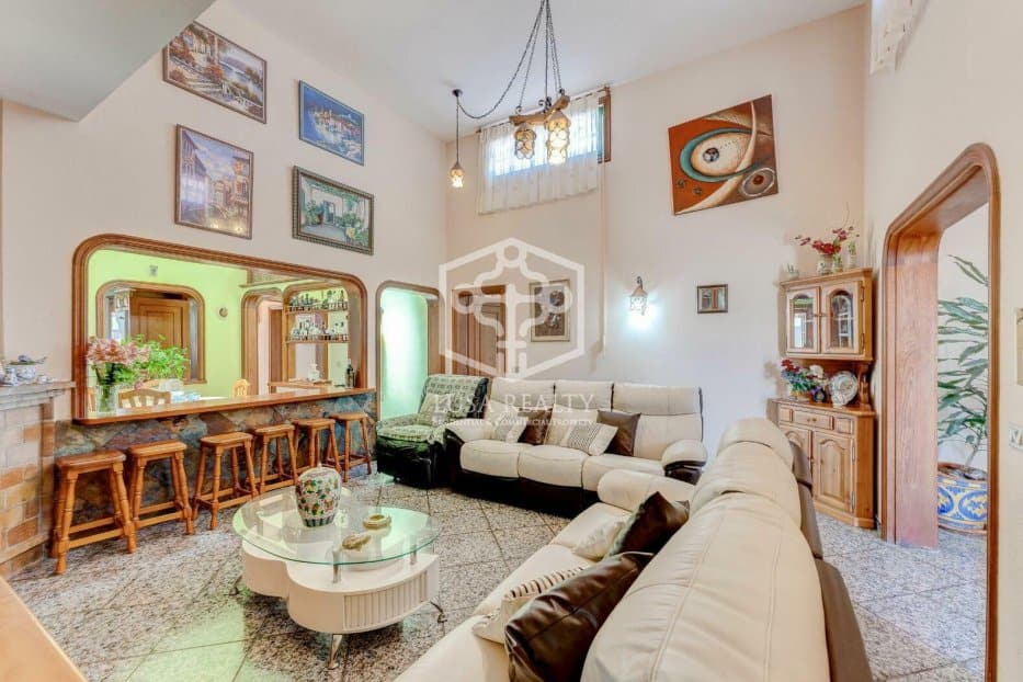 Villa a Adeje, Tenerife, Spagna 6 camere da letto, 214 mq. N° 94508
