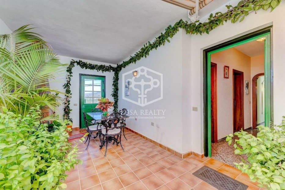Villa a Adeje, Tenerife, Spagna 6 camere da letto, 214 mq. N° 94508