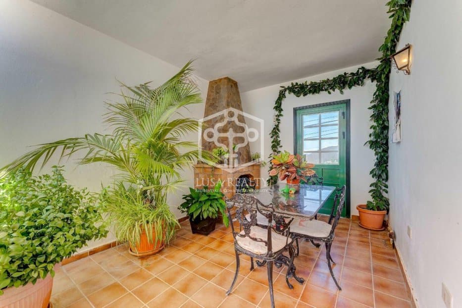 Villa a Adeje, Tenerife, Spagna 6 camere da letto, 214 mq. N° 94508
