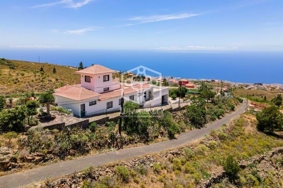 Villa a Adeje, Tenerife, Spagna 6 camere da letto, 214 mq. N° 94508