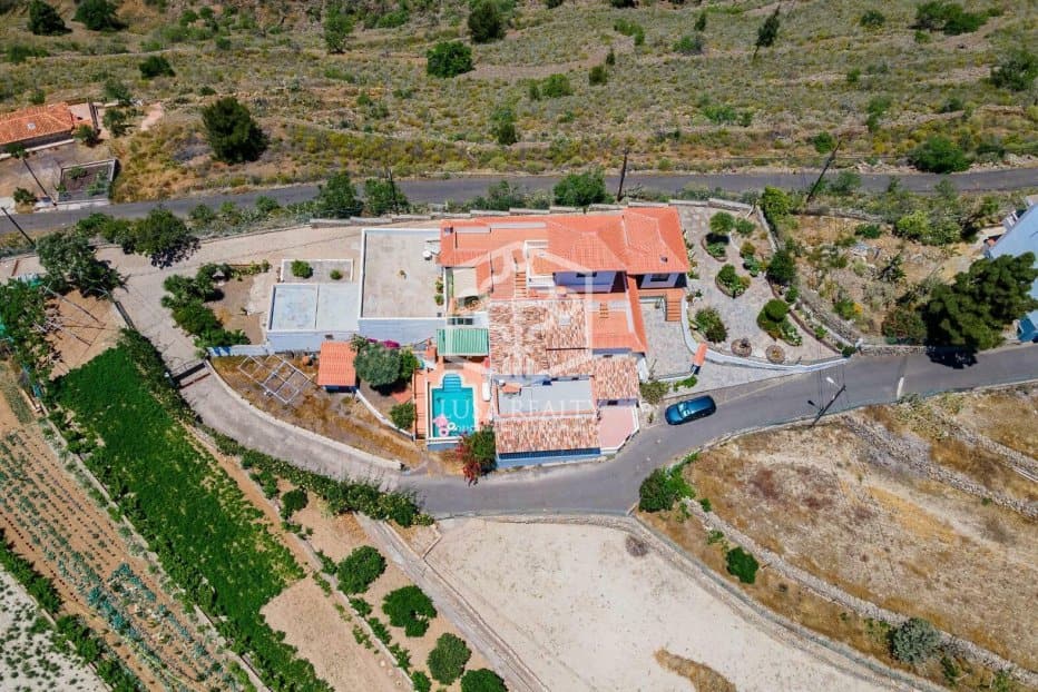 Villa a Adeje, Tenerife, Spagna 6 camere da letto, 214 mq. N° 94508