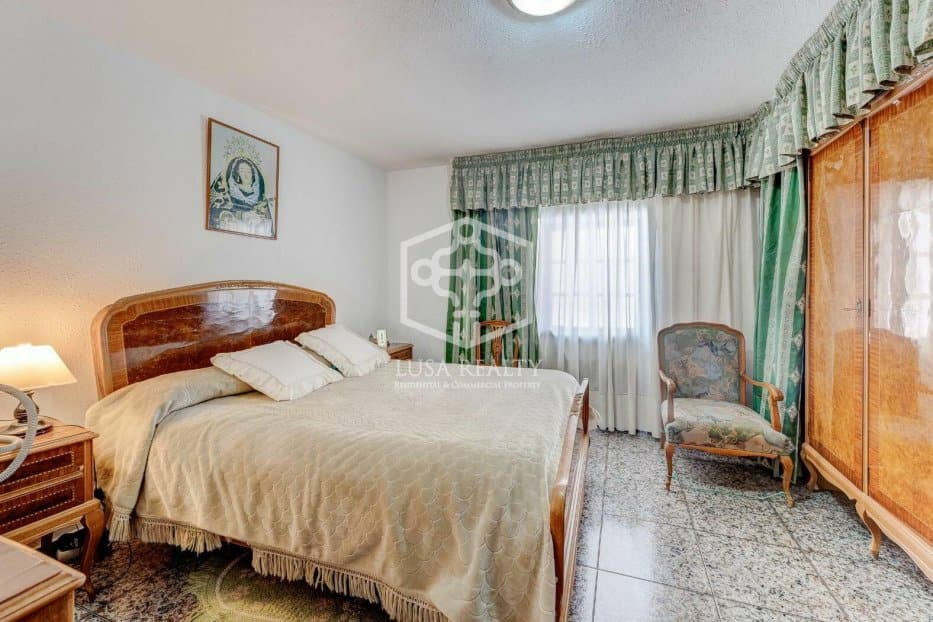 Villa a Adeje, Tenerife, Spagna 6 camere da letto, 214 mq. N° 94508