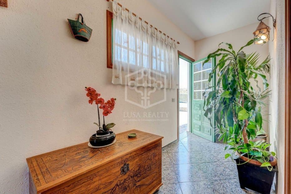 Villa a Adeje, Tenerife, Spagna 6 camere da letto, 214 mq. N° 94508