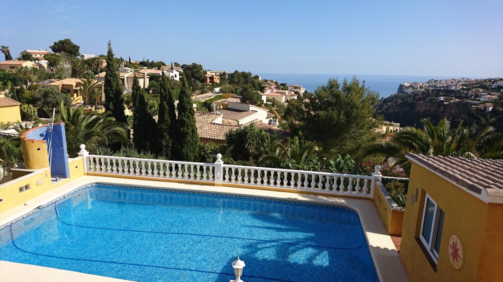 Villa a Benitachell, Alicante, Spagna 5 camere da letto, 330 mq. N° 115465
