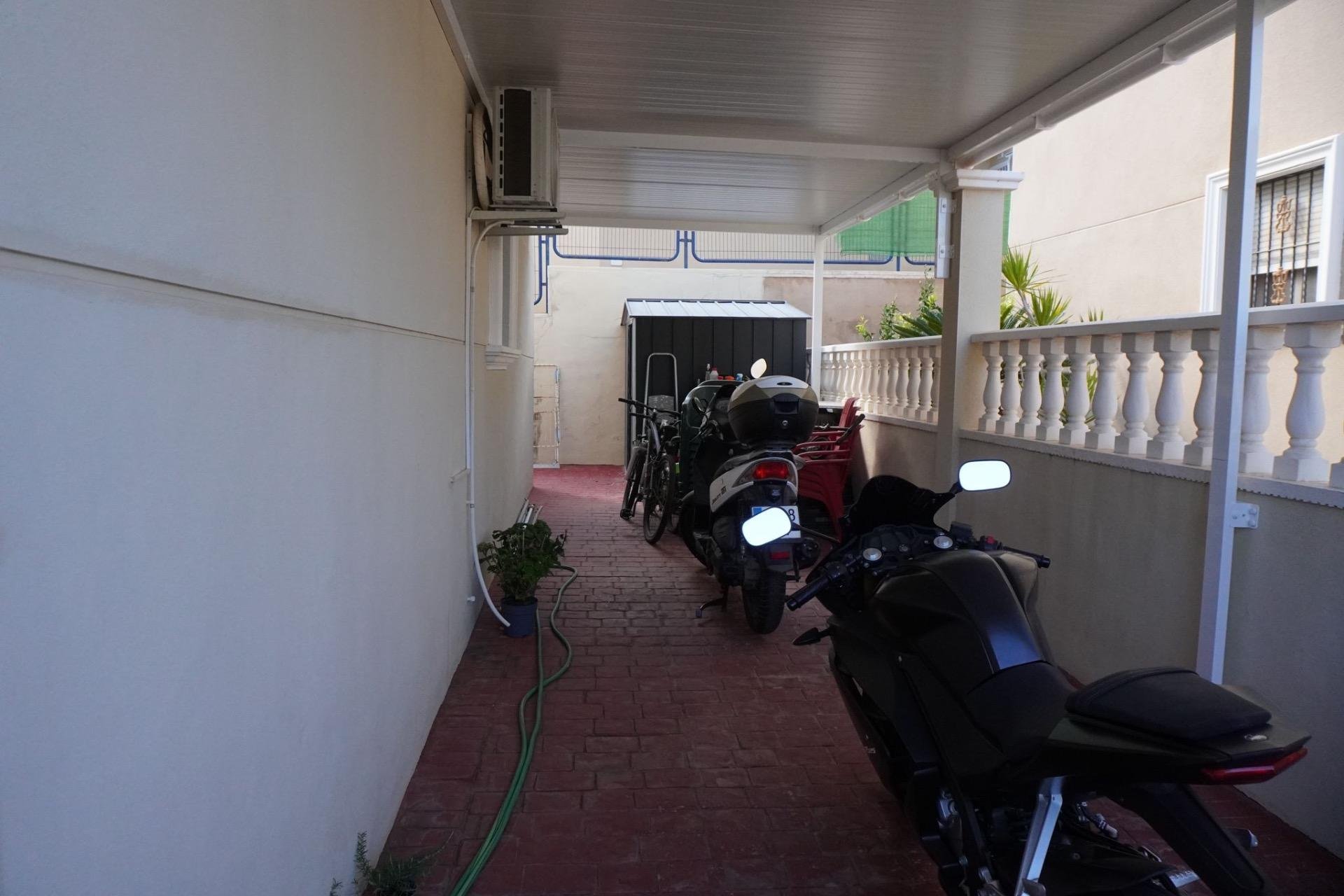 Villa in San Miguel de Salinas, Alicante, Spanien 3 Schlafzimmer, 120 m2 Nr. 115469