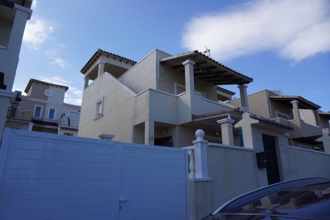 Villa till salu San Miguel de Salinas, Alicante, Spanien 3 sovrum, 120 kvm. Nr. 115469 - foto 1