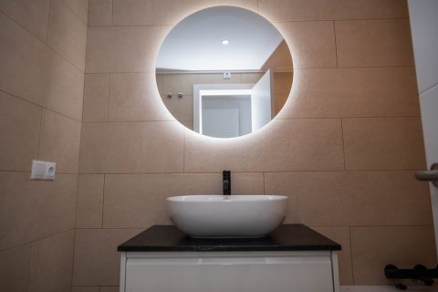 Apartment for sale Torrevieja, Alicante, Spain 2 bedrooms,  No. 115459 - photo 9