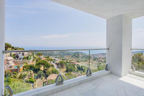 House for sale Lloret de Mar, Girona, Spain 4 bedrooms, 223 sq.m. No. 96133 - photo 1