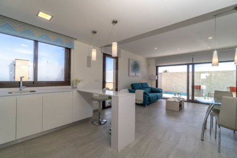 Talo myytävänä San Pedro del Pinatar, Murcia, Espanja, 3 makuuhuonetta, 105 m2 No. 23257 - kuva 3