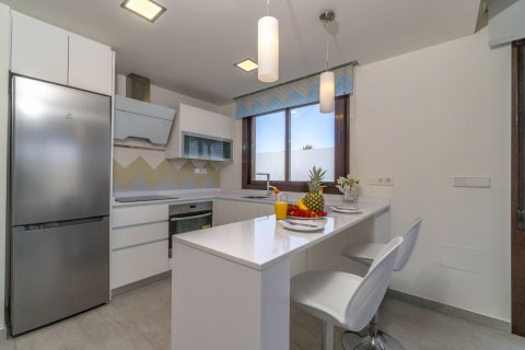 Talo myytävänä San Pedro del Pinatar, Murcia, Espanja, 4 makuuhuonetta, 105 m2 No. 23279 - kuva 4
