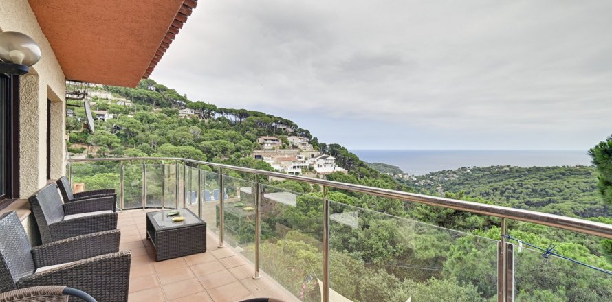 Casa Lloret de Mar, Girona, Spagna 5 camere da letto, 230 mq. N° 104370