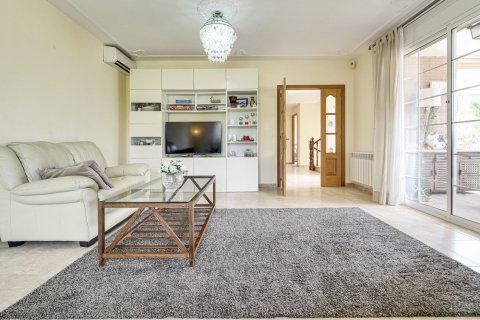 House for sale Cambrils, Tarragona, Spain 5 bedrooms, 310 sq.m. No. 104371 - photo 7