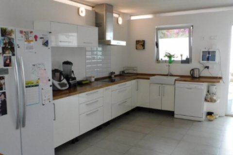 Villa for sale Alicante, Spain 6 bedrooms, 280 sq.m. No. 118021 - photo 17