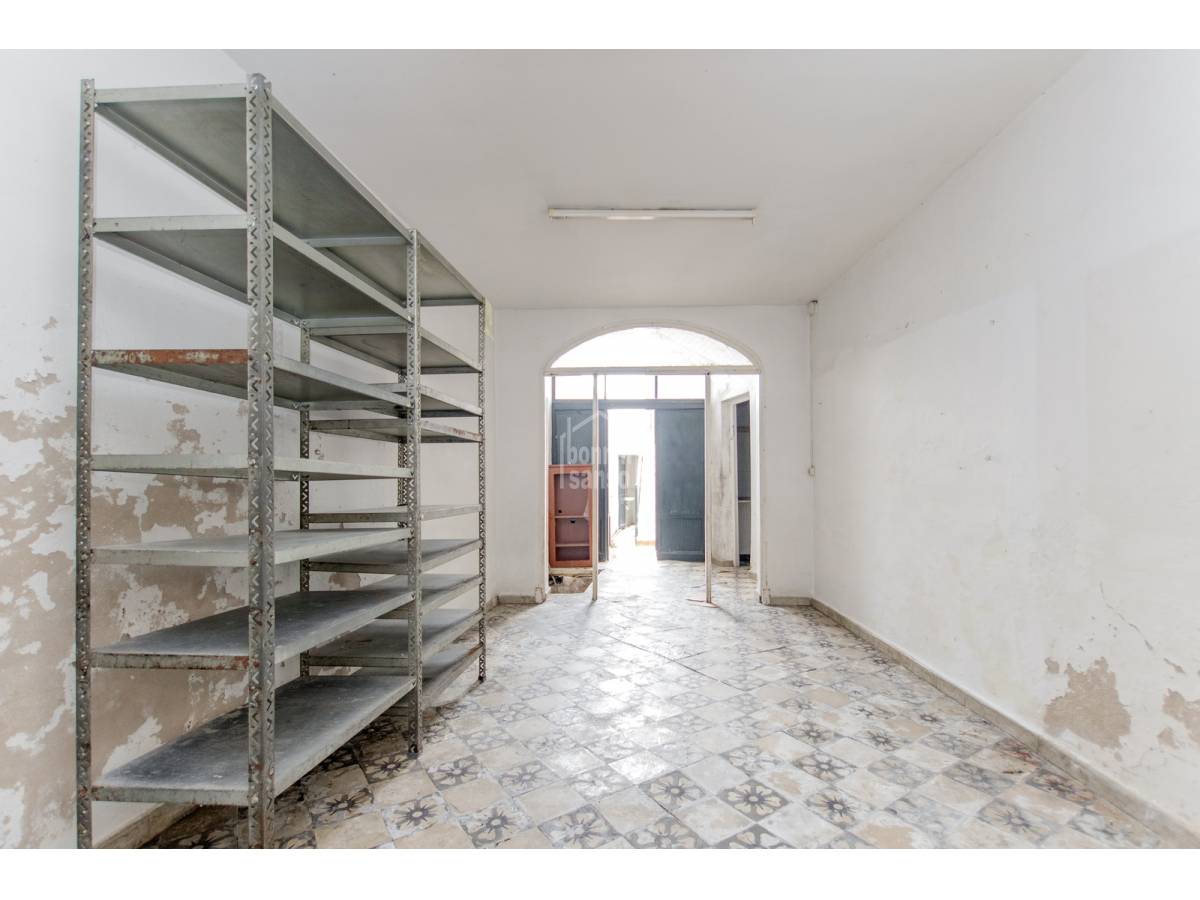 Proprietà commerciale a Mahon, Menorca, Spagna 4 camere da letto, 332 mq. N° 102745