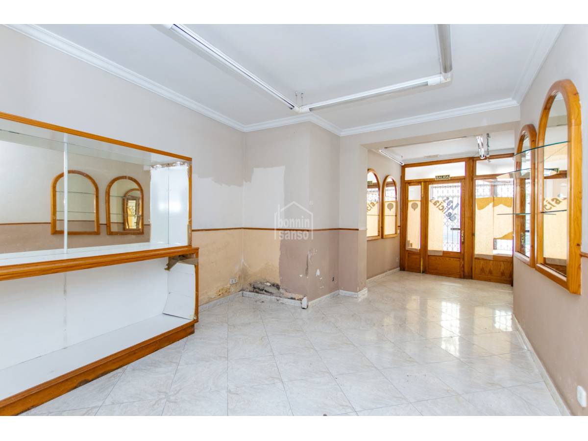 Proprietà commerciale a Mahon, Menorca, Spagna 4 camere da letto, 332 mq. N° 102745