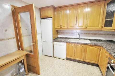 Продажа дома в Гуардамар-дель-Сегура, Аликанте, Испания 4 спальни, 167м2 №91366 - фото 13