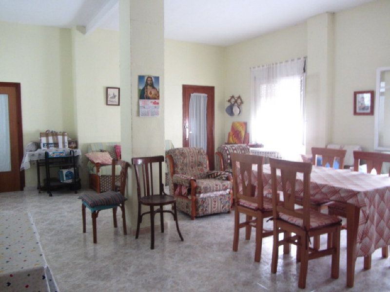 Kaupunkipientalo Guardamar del Segura, Alicante, Espanja 4 makuuhuonetta, 220 m2 No. 91368