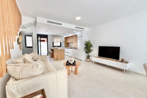 Kaupunkipientalo myytävänä Cox, Alicante, Espanja, 2 makuuhuonetta, 81 m2 No. 114699 - kuva 10