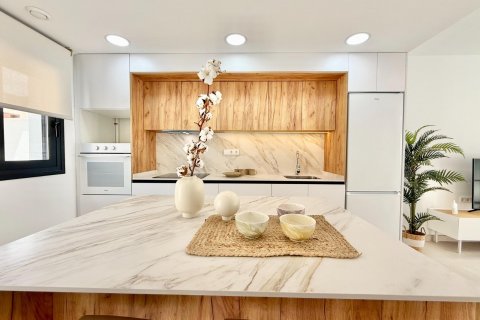 Kaupunkipientalo myytävänä Cox, Alicante, Espanja, 2 makuuhuonetta, 81 m2 No. 114699 - kuva 12