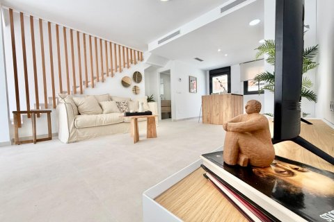 Kaupunkipientalo myytävänä Cox, Alicante, Espanja, 2 makuuhuonetta, 81 m2 No. 114699 - kuva 8