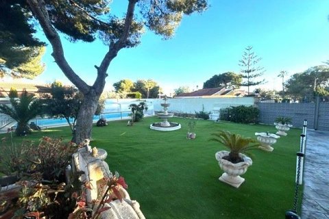 Villa à vendre Dehesa De Campoamor, Alicante, Espagne, 3 chambres, 200 m2 No. 115708 - photo 8