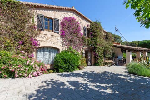 Сasa en venta Sant Feliu de Guíxols, Gerona, España 6 dormitorios, 320 m2 No. 48074 - foto 2