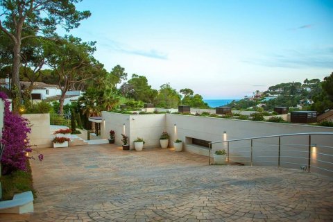 Hus till salu Tossa de Mar, Girona, Spanien 6 sovrum, 476 kvm. Nr. 22435 - foto 20