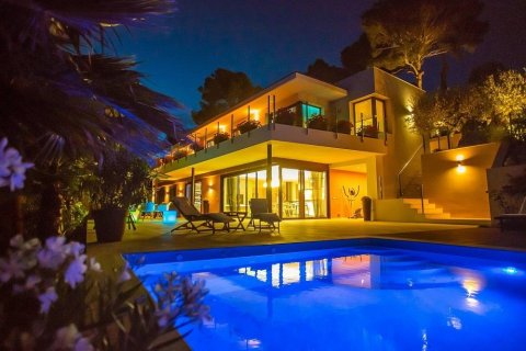 Hus till salu Tossa de Mar, Girona, Spanien 6 sovrum, 476 kvm. Nr. 22435 - foto 1