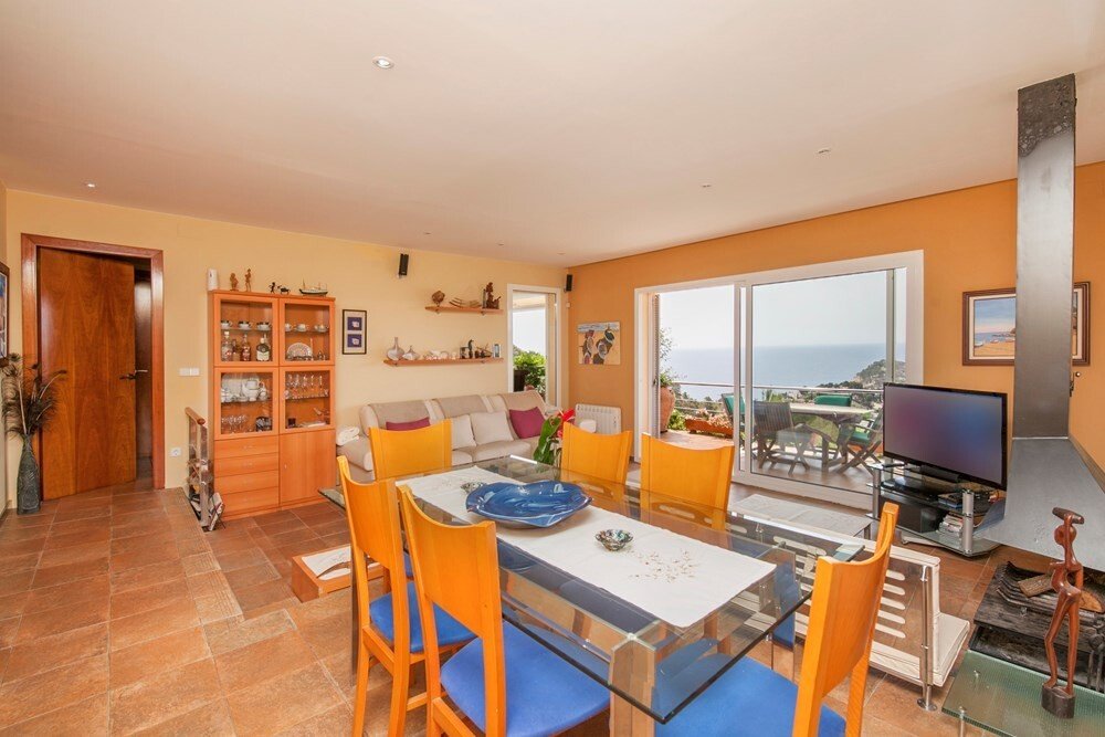 Dom w Tossa de Mar, Girona, Hiszpania 4 sypialnie, 242 mkw. nr 22434