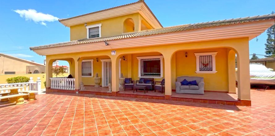 Villa Torrevieja, Alicante, Spain 6 bedrooms, 340 sq.m. No. 115149