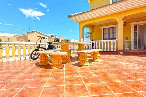 Villa for sale Torrevieja, Alicante, Spain 6 bedrooms, 340 sq.m. No. 115149 - photo 7