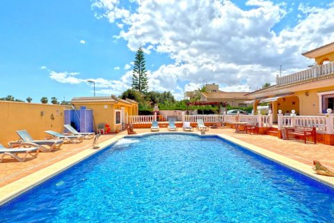 Villa for sale Torrevieja, Alicante, Spain 6 bedrooms, 340 sq.m. No. 115149 - photo 23