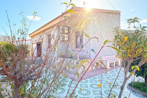 Villa for sale Torrevieja, Alicante, Spain 4 bedrooms, 190 sq.m. No. 115152 - photo 2