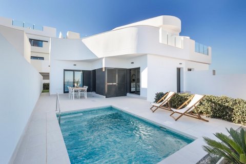 Villa till salu Torrevieja, Alicante, Spanien 3 sovrum, 92 kvm. Nr. 81350 - foto 1