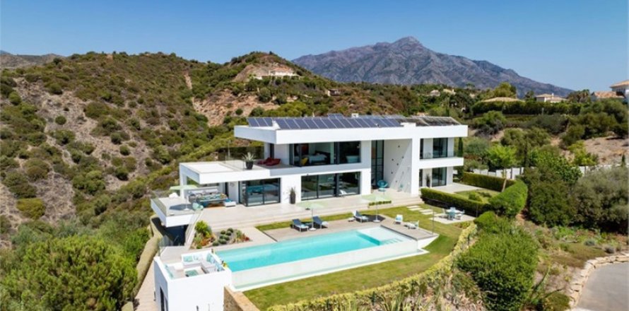 Villa La Quinta, Malaga, Spain 6 bedrooms, 770 sq.m. No. 109693