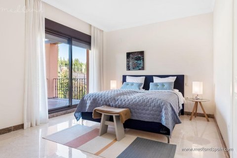 Villa in vendita Estepona, Malaga, Spagna 4 camere da letto, 276 mq. N° 108425 - foto 11