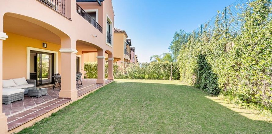 Villa Estepona, Malaga, Spagna 4 camere da letto, 276 mq. N° 108425