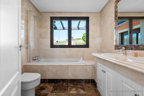 Villa in vendita Estepona, Malaga, Spagna 4 camere da letto, 276 mq. N° 108425 - foto 13