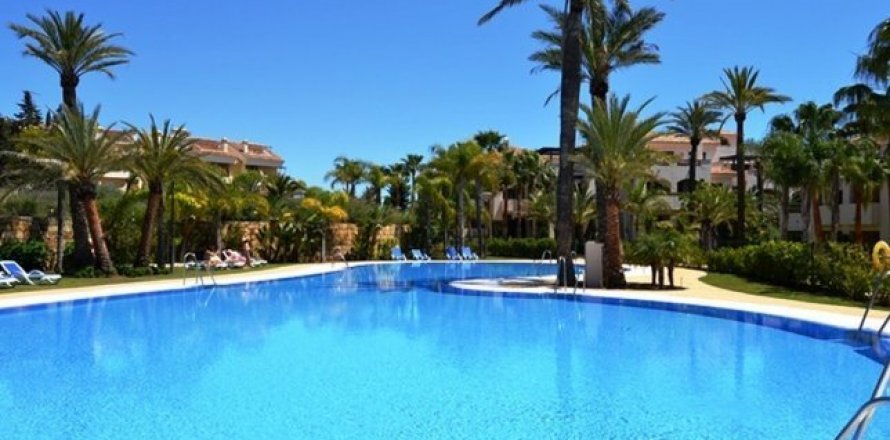 Apartment Marbella, Malaga, Spain 2 bedrooms, 99 sq.m. No. 21721