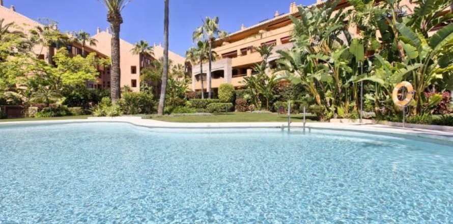 Dzīvoklis Marbella, Malaga, Spānijā 3 istabas, 151 m2 Nr. 21748