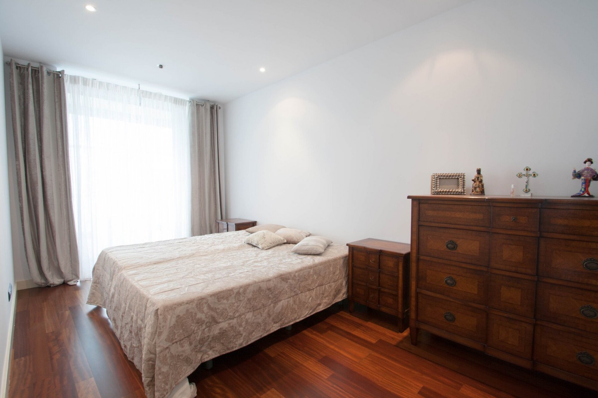 Квартира в Барселона, Испания 4 спальни, 170м2 №27926