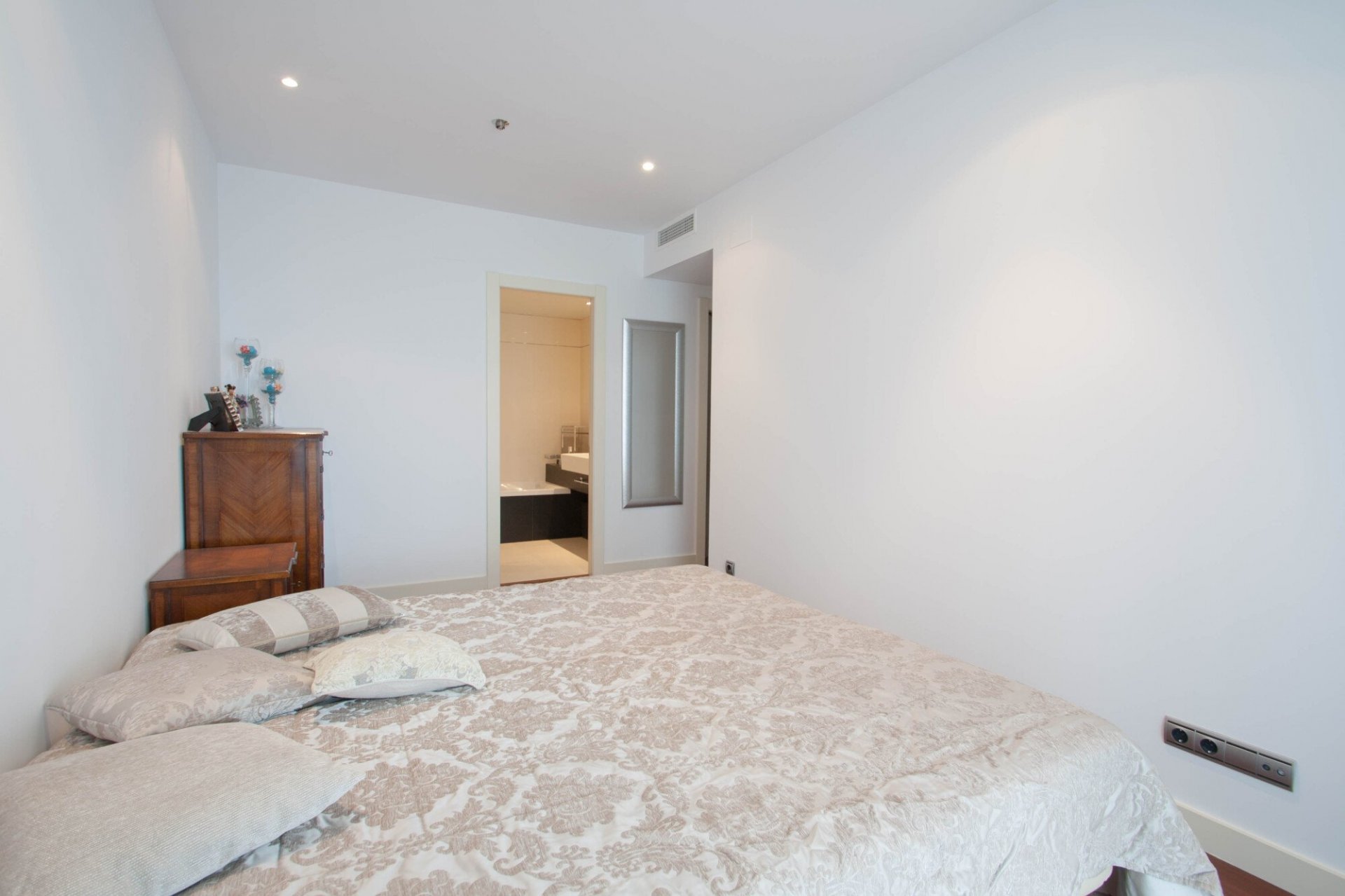 Квартира в Барселона, Испания 4 спальни, 170м2 №27926