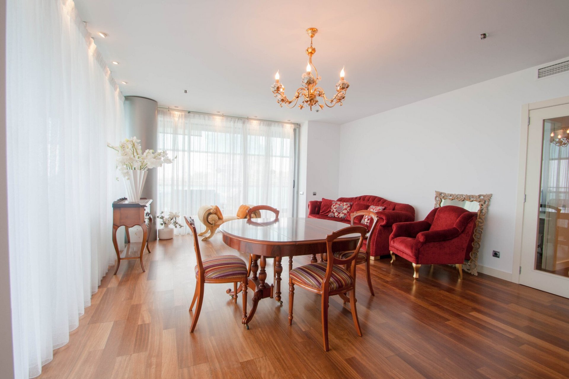 Квартира в Барселона, Испания 4 спальни, 170м2 №27926