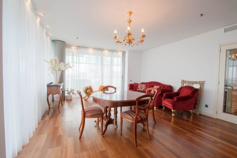 Продажа квартиры Барселона, Испания 4 спальни, 170м2 №27926 - фото 7
