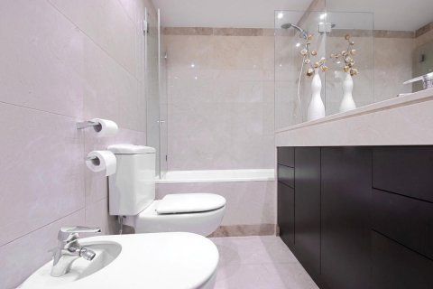 Wohnung zum Verkauf Barcelona, Spanien 3 Schlafzimmer, 176 m2 Nr. 22064 - Foto 17
