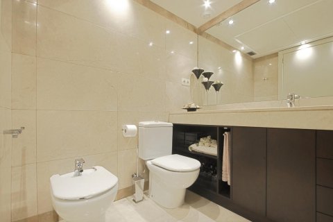 Wohnung zum Verkauf Barcelona, Spanien 3 Schlafzimmer, 176 m2 Nr. 22064 - Foto 25