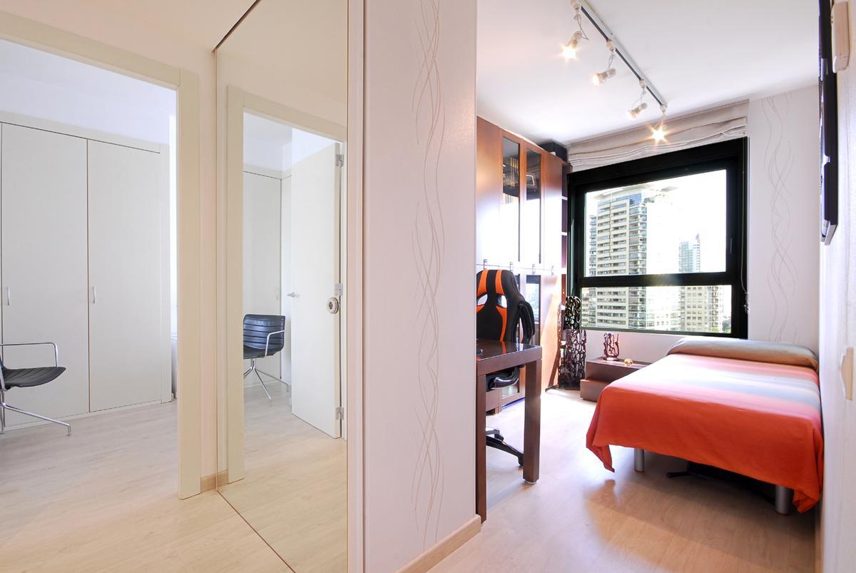Apartamento en Barcelona, España 3 dormitorios, 176 m2 No. 22064