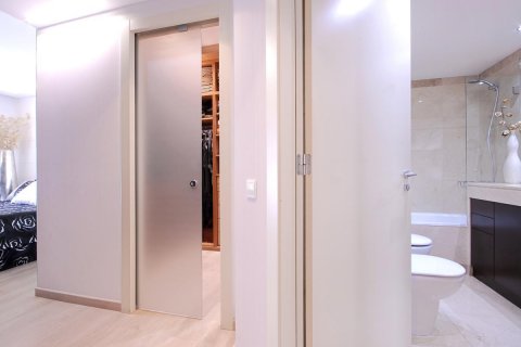 Wohnung zum Verkauf Barcelona, Spanien 3 Schlafzimmer, 176 m2 Nr. 22064 - Foto 16