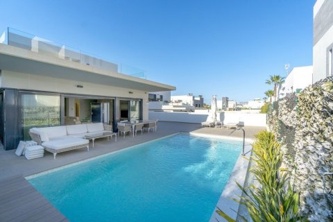 Villa for sale Cabo Roig, Alicante, Spain 3 bedrooms, 196 sq.m. No. 116093 - photo 1