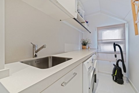 Villa for sale Cabo Roig, Alicante, Spain 3 bedrooms, 196 sq.m. No. 116093 - photo 21